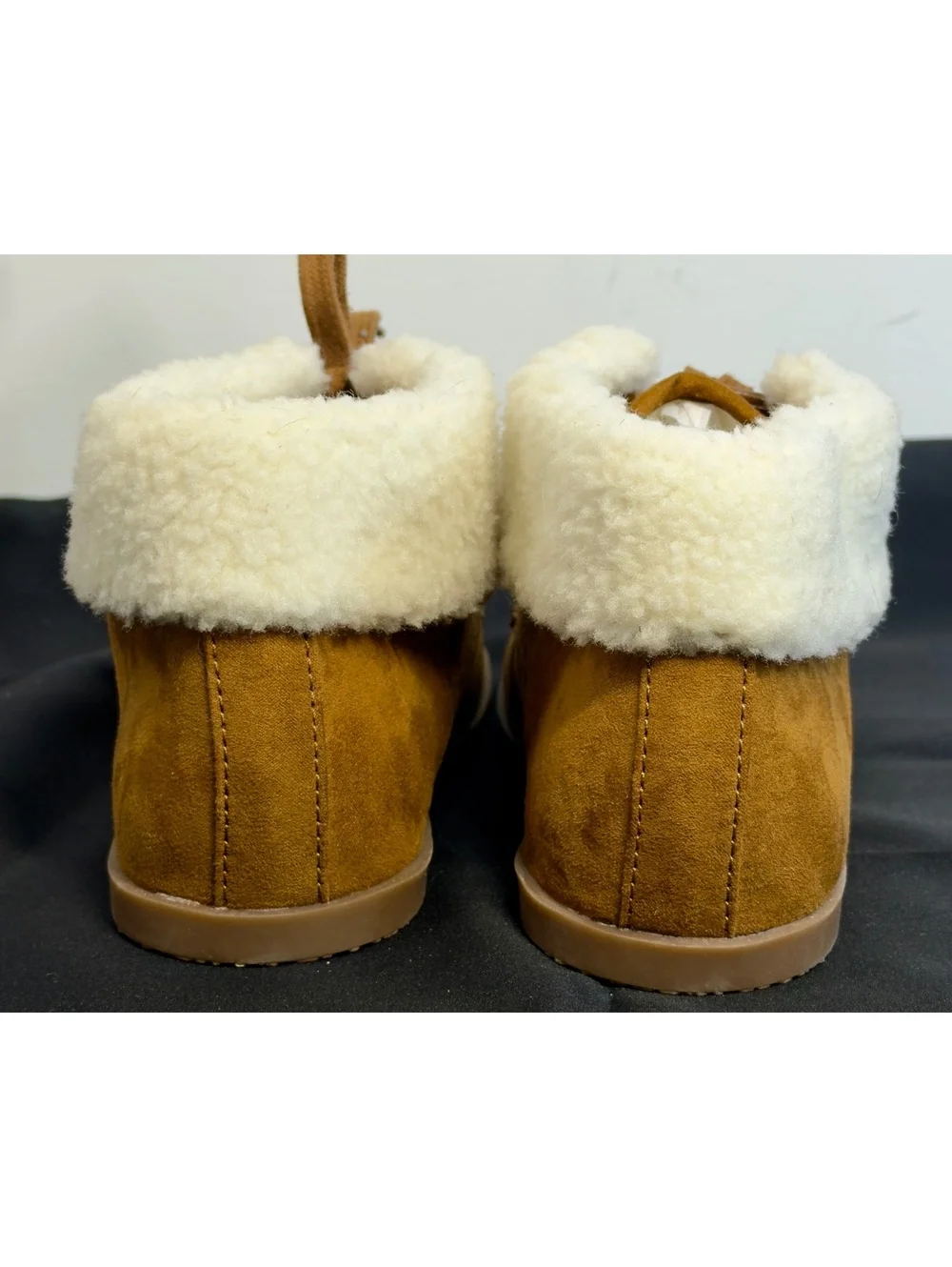 Boys size 13 Gap faux suede lace up chukka boots